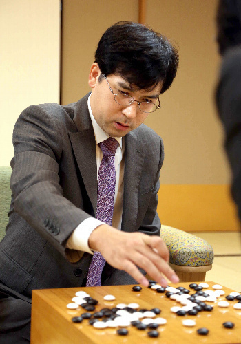 羽根が決勝へ　井山、一力は準決勝進出