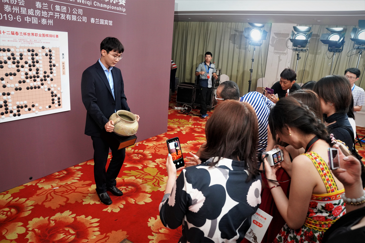 朴廷桓九段2-0で完封優勝、第12期春蘭杯決勝三番勝負