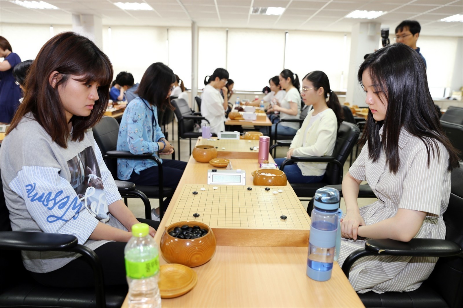 予選2日目、日本勢9勝12負