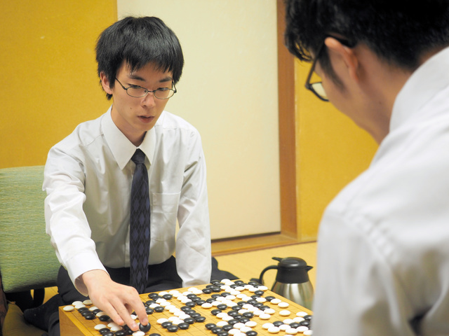 芝野と河野プレーオフに、井山脱落