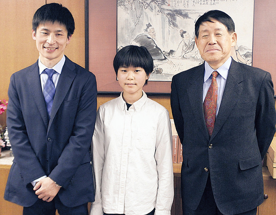 初の親子4代囲碁プロ誕生