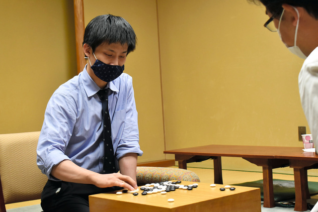 羽根残留、張栩陥落