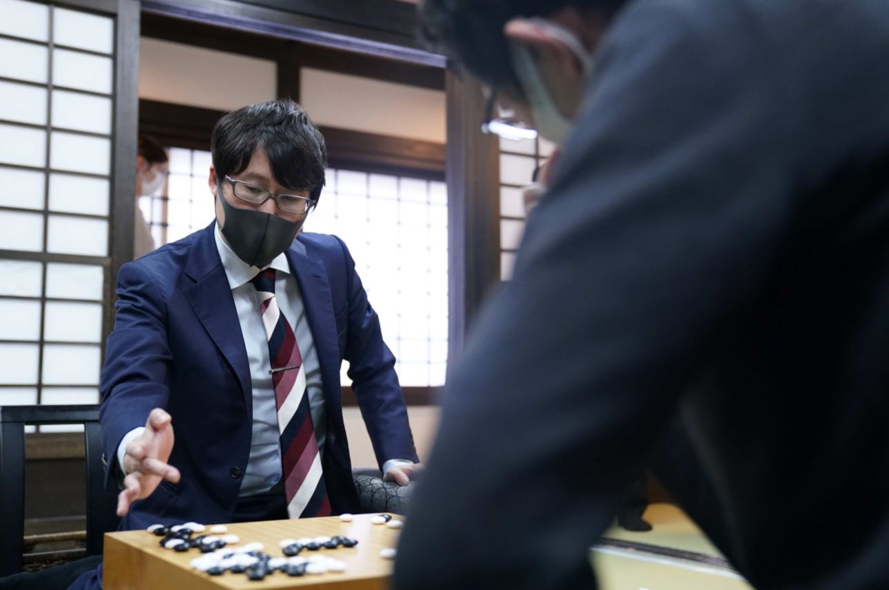 井山棋聖、史上最多の9連覇達成