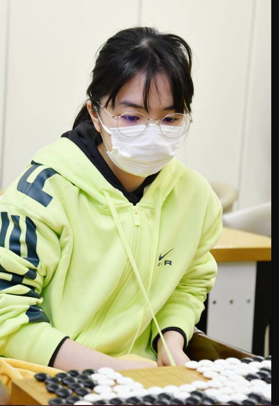 第50期名人戦予選、仲邑菫三段が柳時熏九段に白半目勝ち 2月12日対局結果