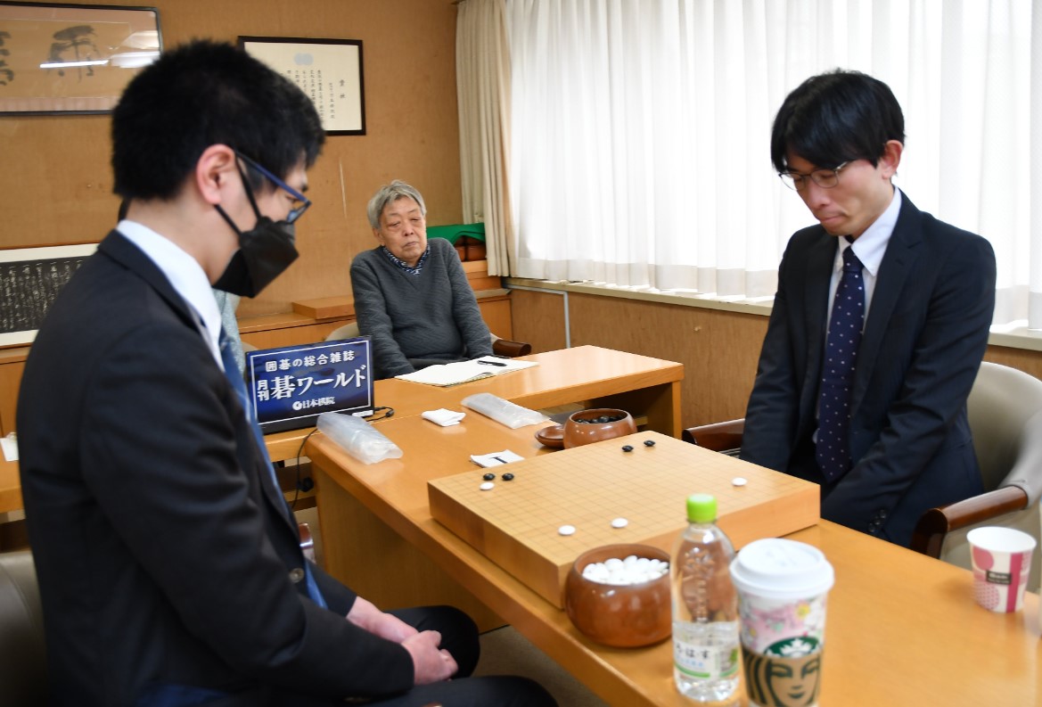 2月29日対局結果 第50期天元戦本戦1回戦 本木克弥八段が怪力を発揮し、中押し勝ちを収めました。