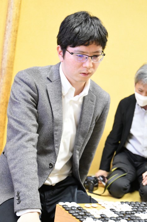 安達が挑戦者決定戦進出