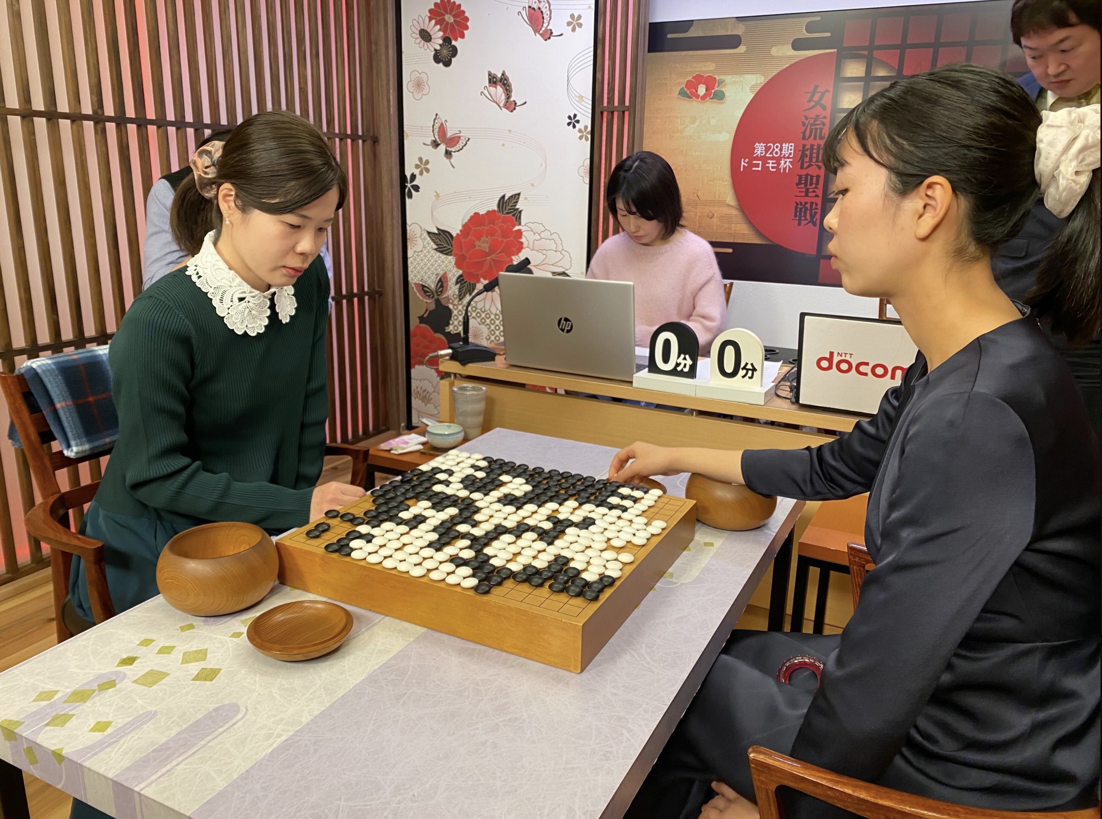 第28期ドコモ杯女流棋聖戦挑戦者決定戦 向井、挑戦権獲得