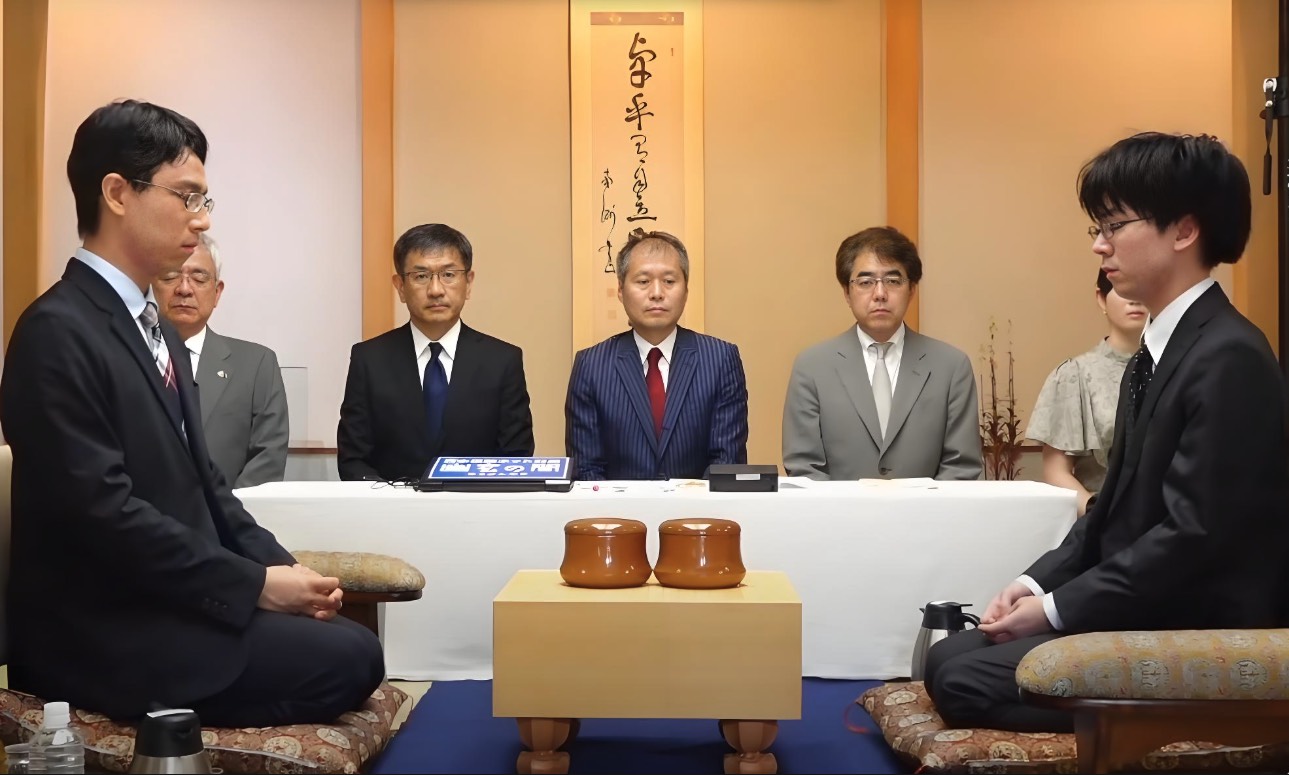 一力が101手目を封じ、1日目終了