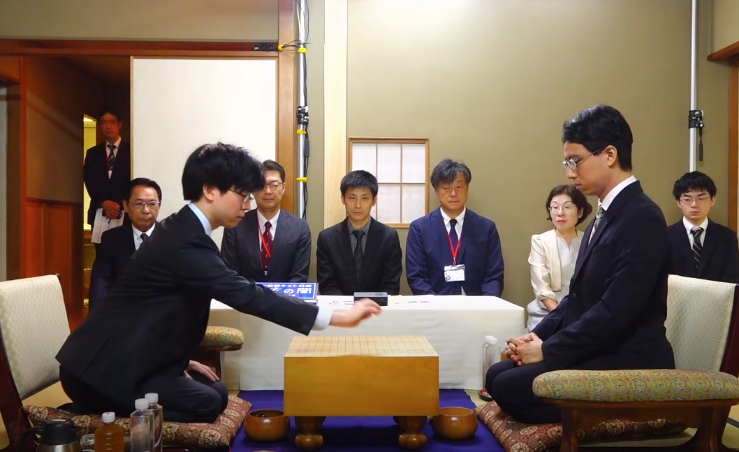 芝野十段が127手目を封じ、1日目終了