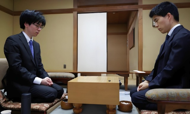 芝野虎丸十段が伊田篤史九段を破り決勝進出、連敗を4で止める