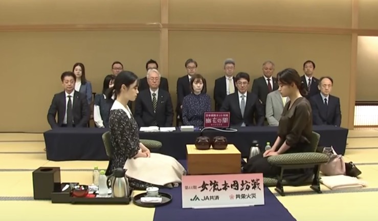 藤沢里菜女流本因坊が先勝、6連覇に良いスタート