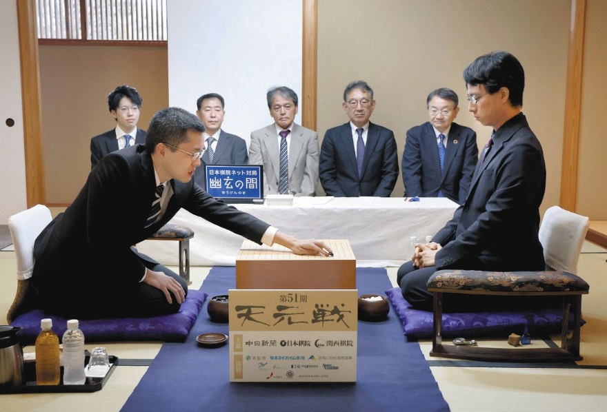 一力遼天元が先勝