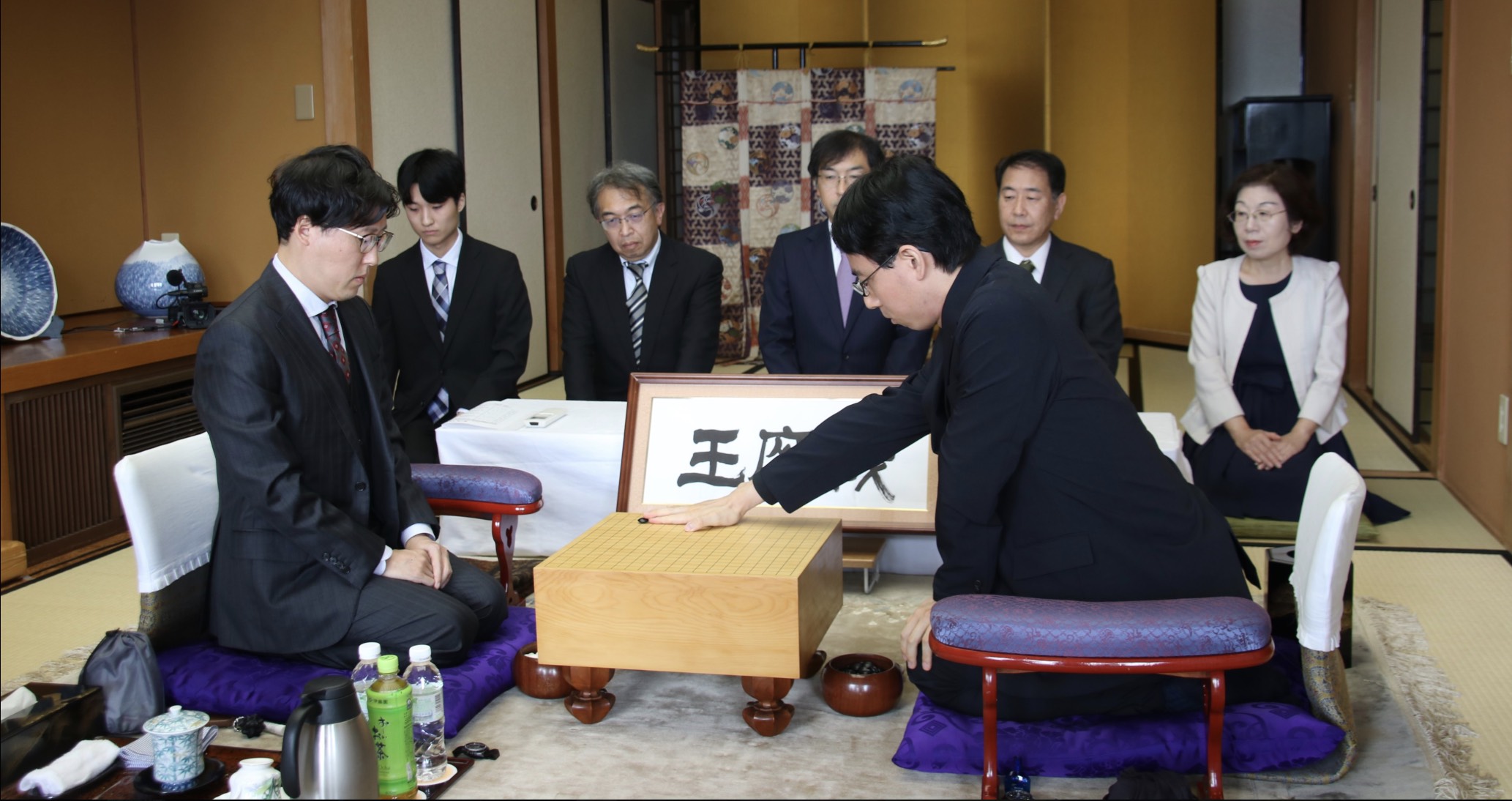 井山裕太王座が勝利、1勝1敗のタイに戻した