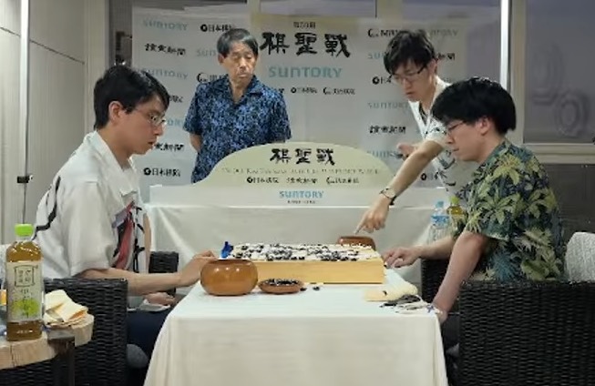 一力遼棋聖が先勝