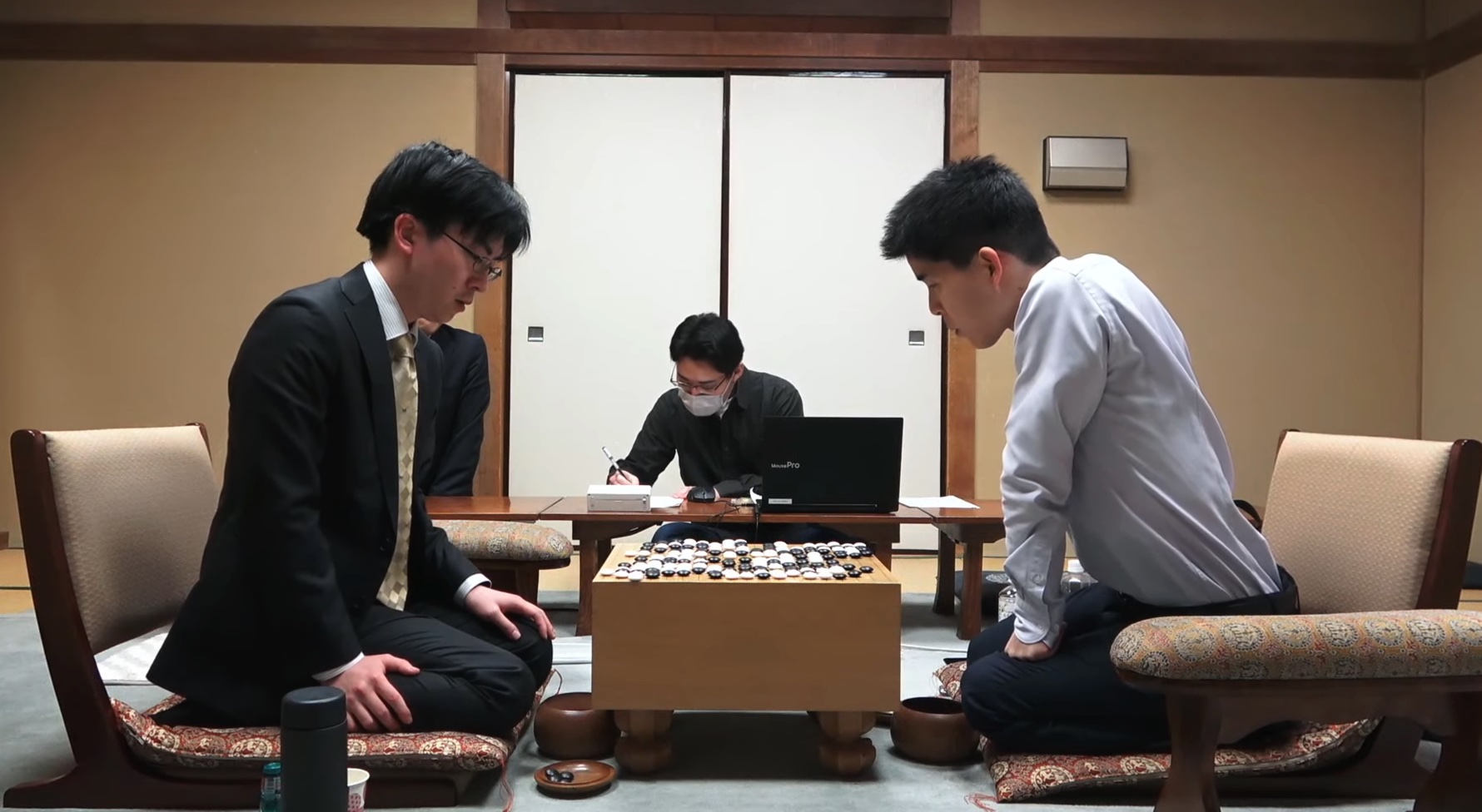 芝野虎丸十段、開幕2連勝