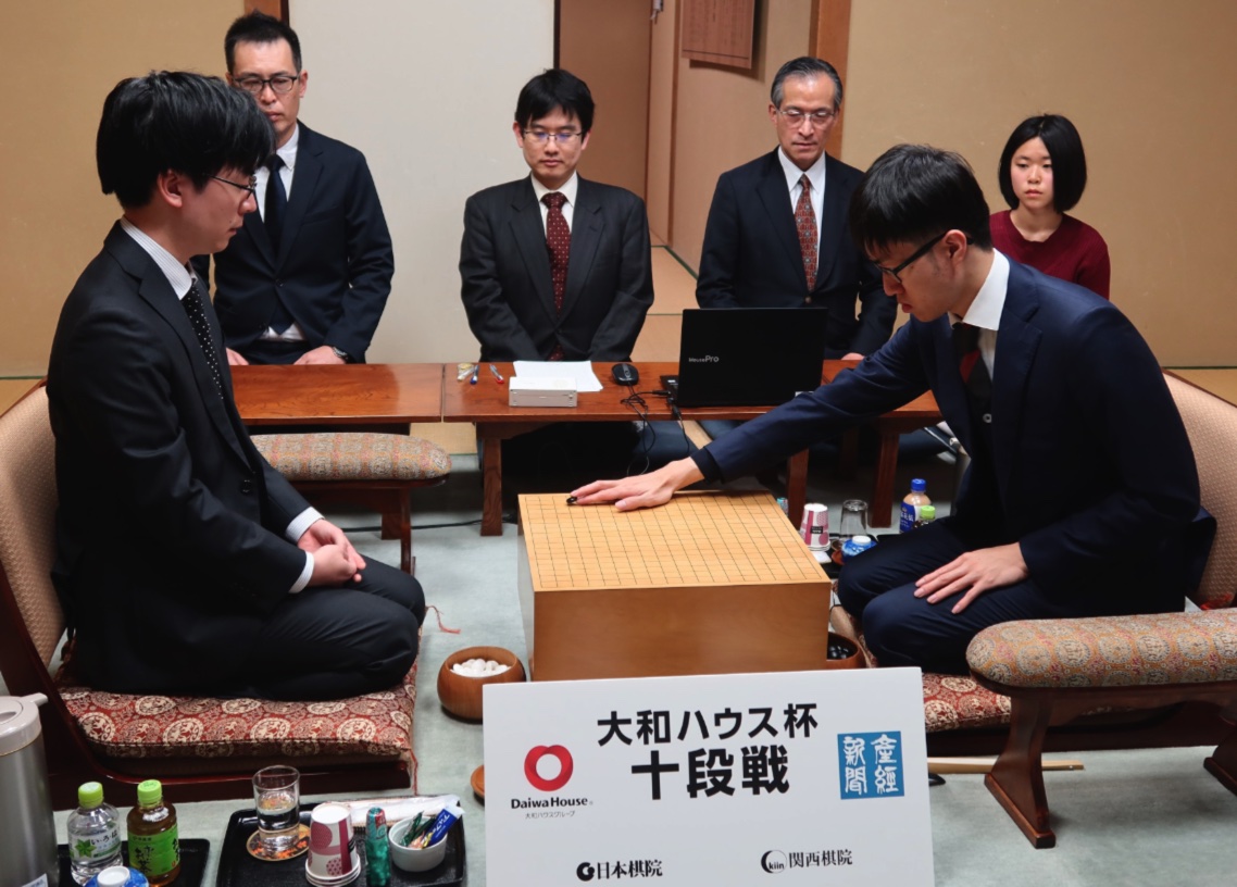 挑戦者の許家元九段が先勝