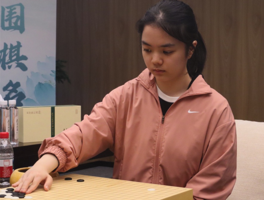 呉依銘七段、牛栄子四段を連破し、仲邑菫六段が2連勝