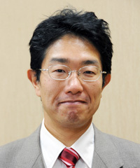 鈴木伊佐男